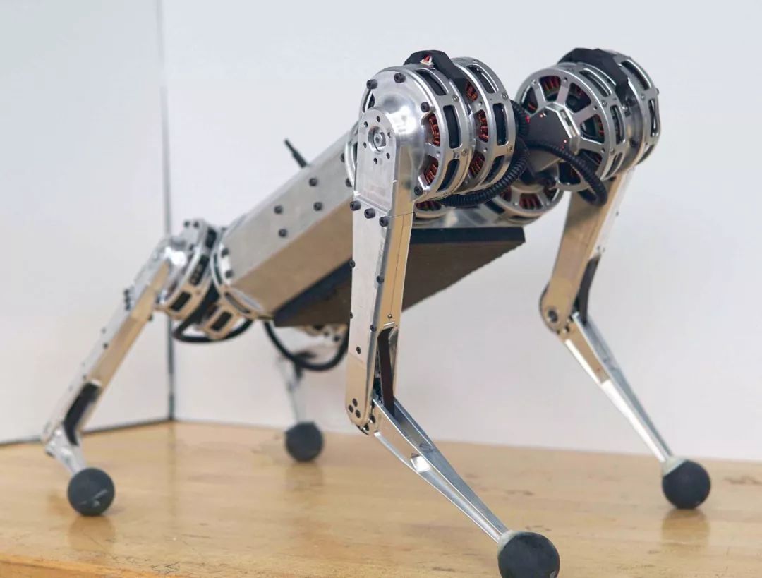 迷你猎豹发明者谈这款四足机器人及其未来计划
